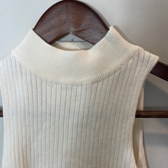 Closet Space mock neck halter top cream colored top women size large - Picture 2 of 5